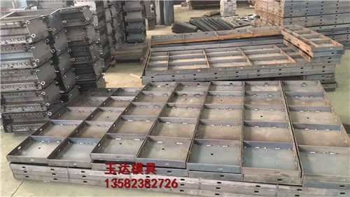 水泥隔離墩模具生產(chǎn)全解析 高效脫模技巧大公開